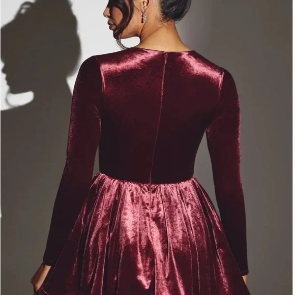 Oh Polly Long Sleeve Velvet Dress in Deep Wine - Picture 3 of 5